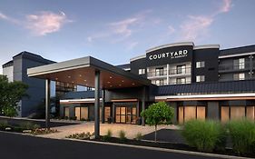 Courtyard Cleveland Beachwood